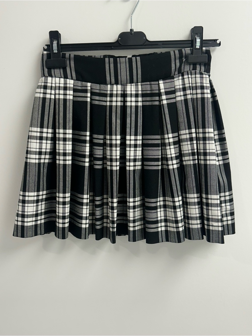 Alice + Olivia Black and White Plaid Check Pleated Mini Skirt